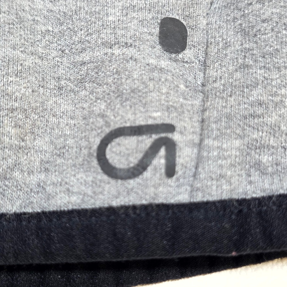 GapFit Full Zip Hoodie Kids Size S 6-7 Gray Heathered Athletic Sweatshirt Jacket - Picture 3 of 5